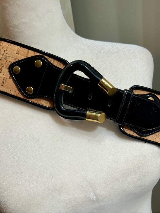 Carlisle NY Accessories - Carlisle Wide Black Patent Leather Cork Inset Belt with Gold Hardware Sz L. EUC